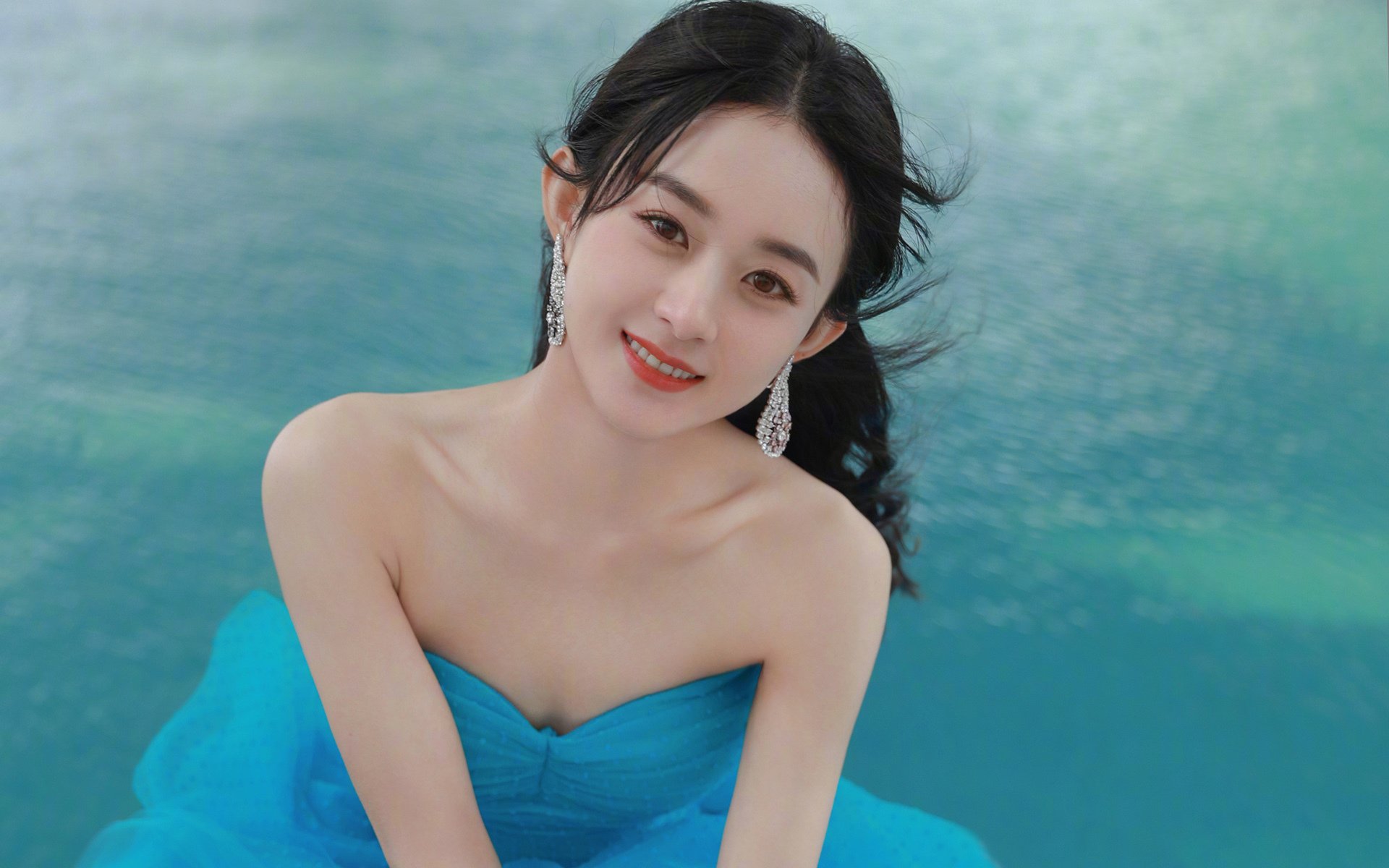 “剧场版战役！逆境中绝地反击成经典，赛场激情燃烧”